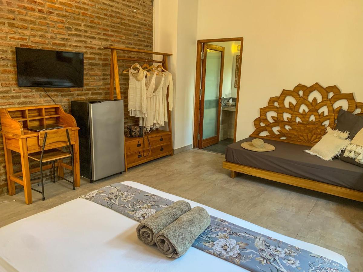 Отель Soraya Yoga Wellness Center Гили Траванган Экстерьер фото