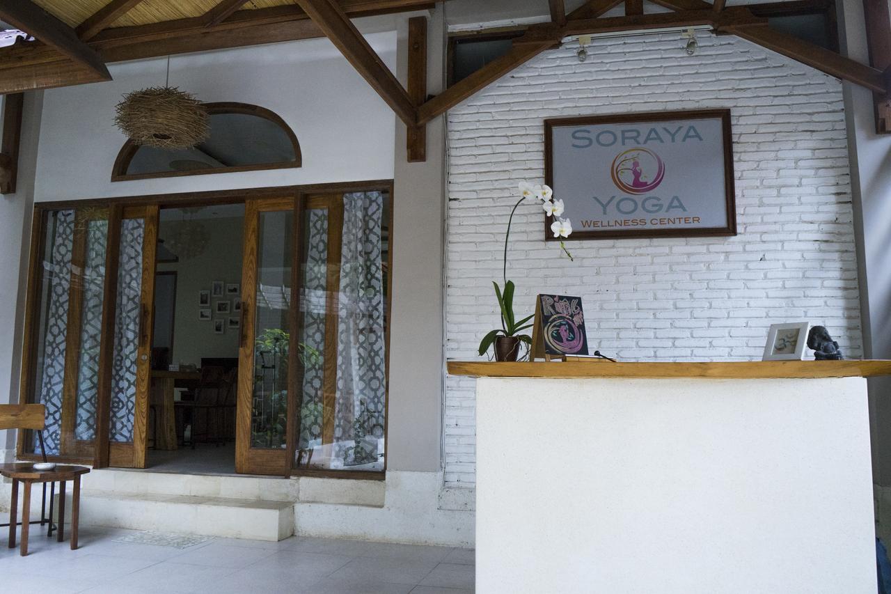 Отель Soraya Yoga Wellness Center Гили Траванган Экстерьер фото